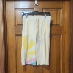 Cream Capris with Sunburst Design